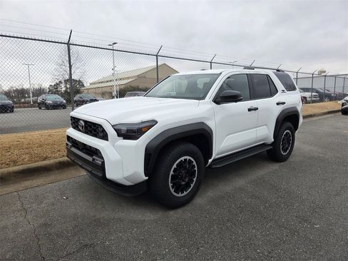 Used 2025 Toyota 4Runner TRD Off-Road Premium image 3