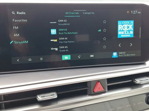 New 2025 Kia Sorento S image 12