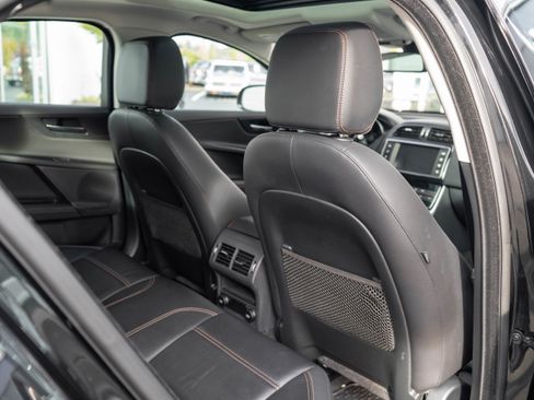 Used 2018 Jaguar XE Prestige image 31