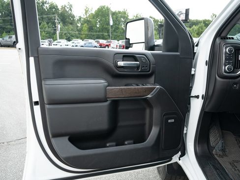 Used 2020 GMC Sierra 2500 Denali w/ Denali Ultimate Package AWD/4WD image 17