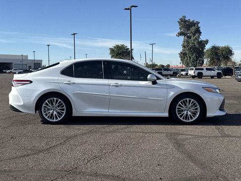 Used 2019 Toyota Camry XLE image 5