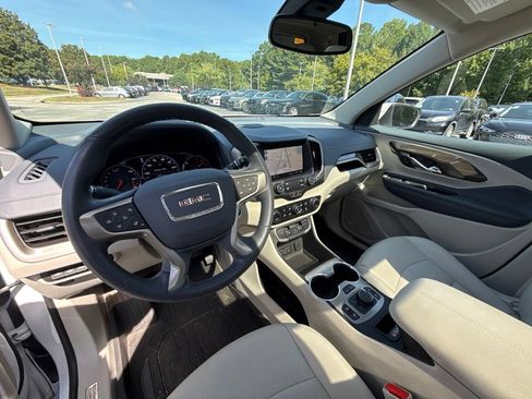 Used 2024 GMC Terrain Denali w/ Denali Premium Package AWD/4WD image 14