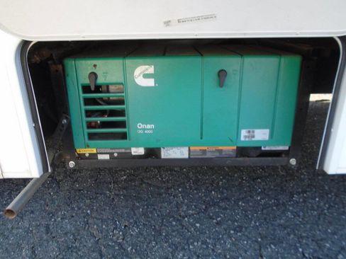 Used 2019 Chevrolet Express 4500 w/ RV Package image 50