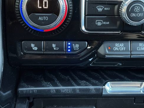 Used 2024 GMC Yukon Denali AWD/4WD image 28