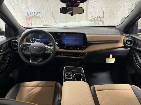 New 2026 Chevrolet Equinox ACTIV AWD/4WD image 5