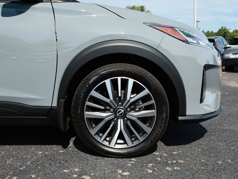 Used 2023 Nissan Kicks SV w/ Exterior Package FWD image 5