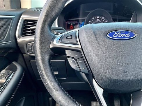Used 2016 Ford Edge Titanium w/ Equipment Group 302A AWD/4WD image 23
