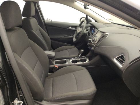 Used 2017 Chevrolet Cruze LT w/ Convenience Package FWD image 21