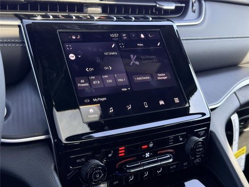 New 2025 Jeep Grand Cherokee Laredo X w/ Luxury Tech Group I image 14