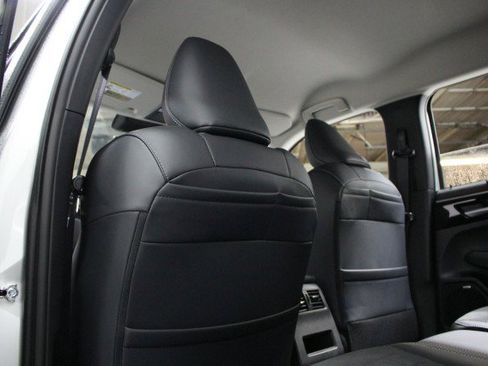 New 2025 Mitsubishi Outlander SE image 23