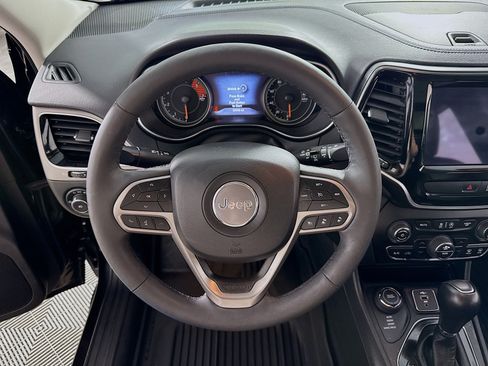 Used 2022 Jeep Cherokee Limited w/ Mopar Interior Package AWD/4WD image 15