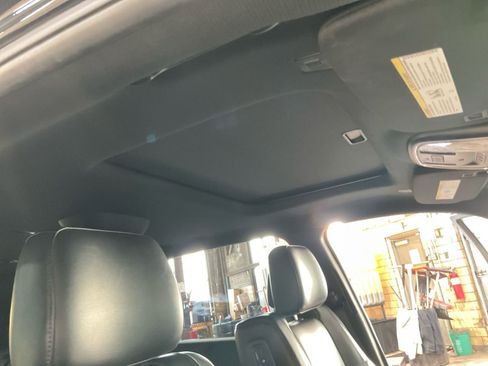 Used 2019 Dodge Durango R/T w/ Technology Group image 16