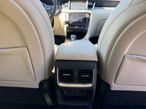 Used 2022 INFINITI QX50 Sensory image 28