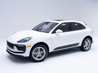 Certified 2022 Porsche Macan image 1