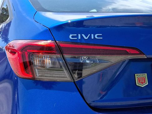 Used 2023 Honda Civic Sport image 12