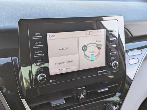 Used 2021 Toyota Camry LE image 24