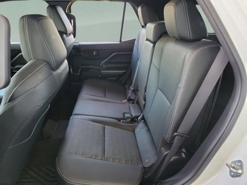 Certified 2025 Toyota 4Runner TRD Off-Road Premium AWD/4WD image 23