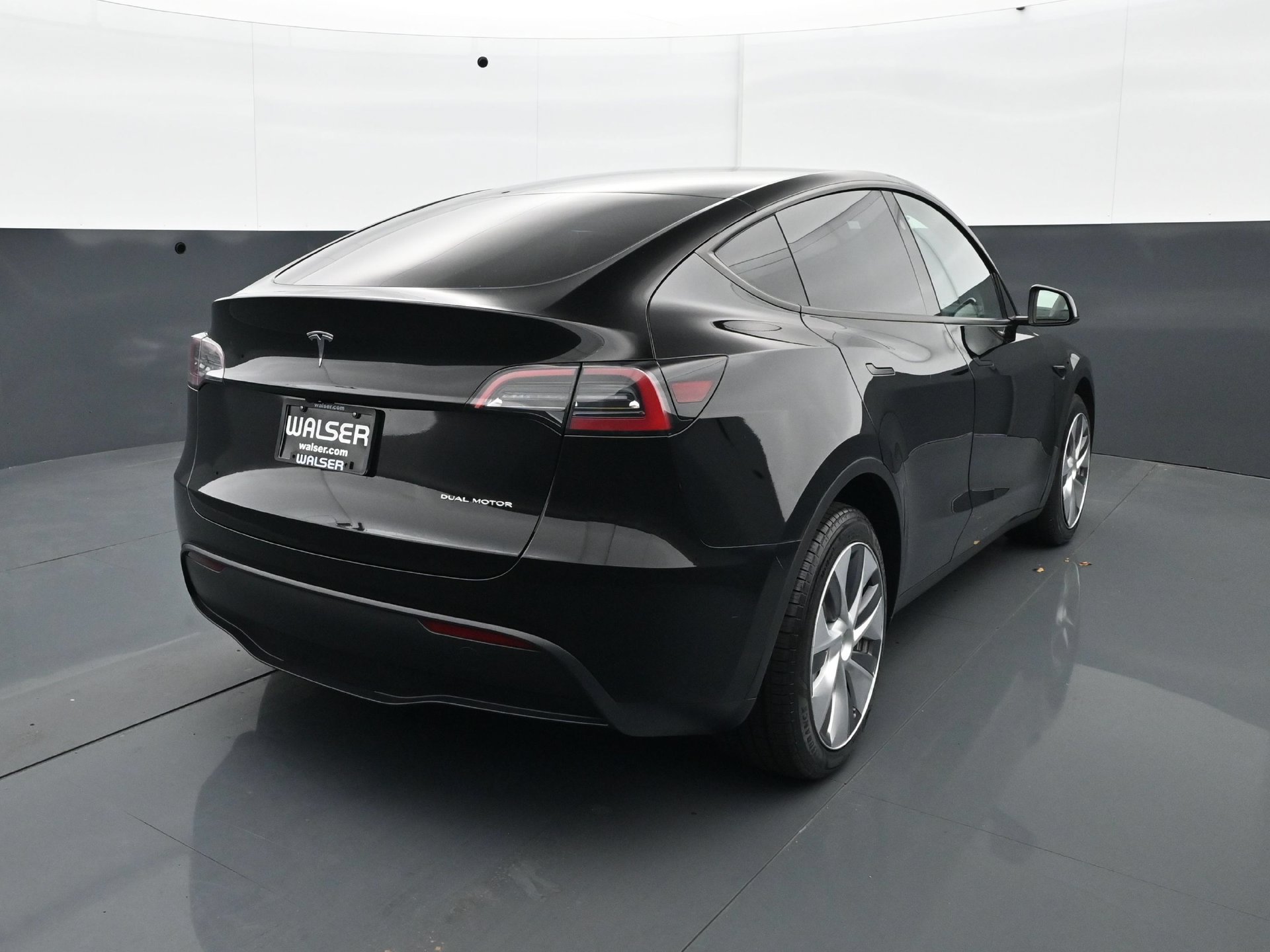 Used 2023 Tesla Model Y Long Range AWD/4WD image 6