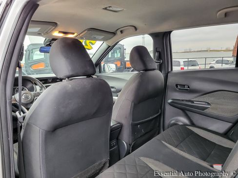 Used 2020 Nissan Kicks SV image 13