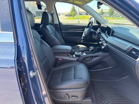 Used 2025 Kia Telluride EX w/ EX Captain's Chair Package AWD/4WD image 23