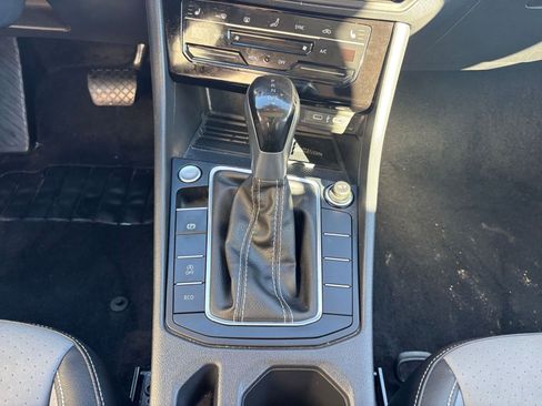 Used 2025 Volkswagen Jetta SE image 42