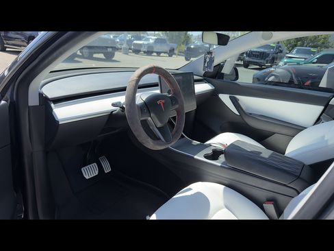 Used 2020 Tesla Model Y Long Range AWD/4WD image 5
