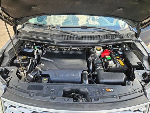Used 2019 Ford Explorer Platinum AWD/4WD image 30