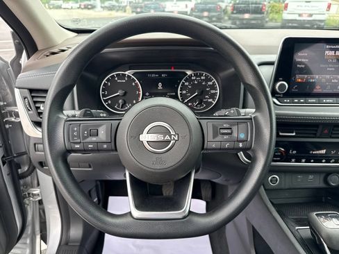 Used 2023 Nissan Rogue SV AWD/4WD image 18