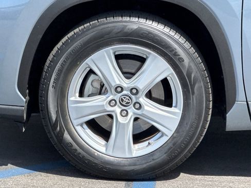 Certified 2020 Toyota Highlander LE image 35