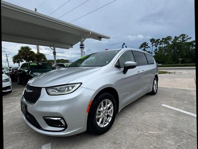 Used 2023 Chrysler Pacifica Touring-L