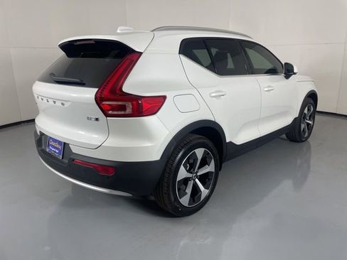 Used 2025 Volvo XC40 B5 Core w/ Protection Package Premier AWD/4WD image 8