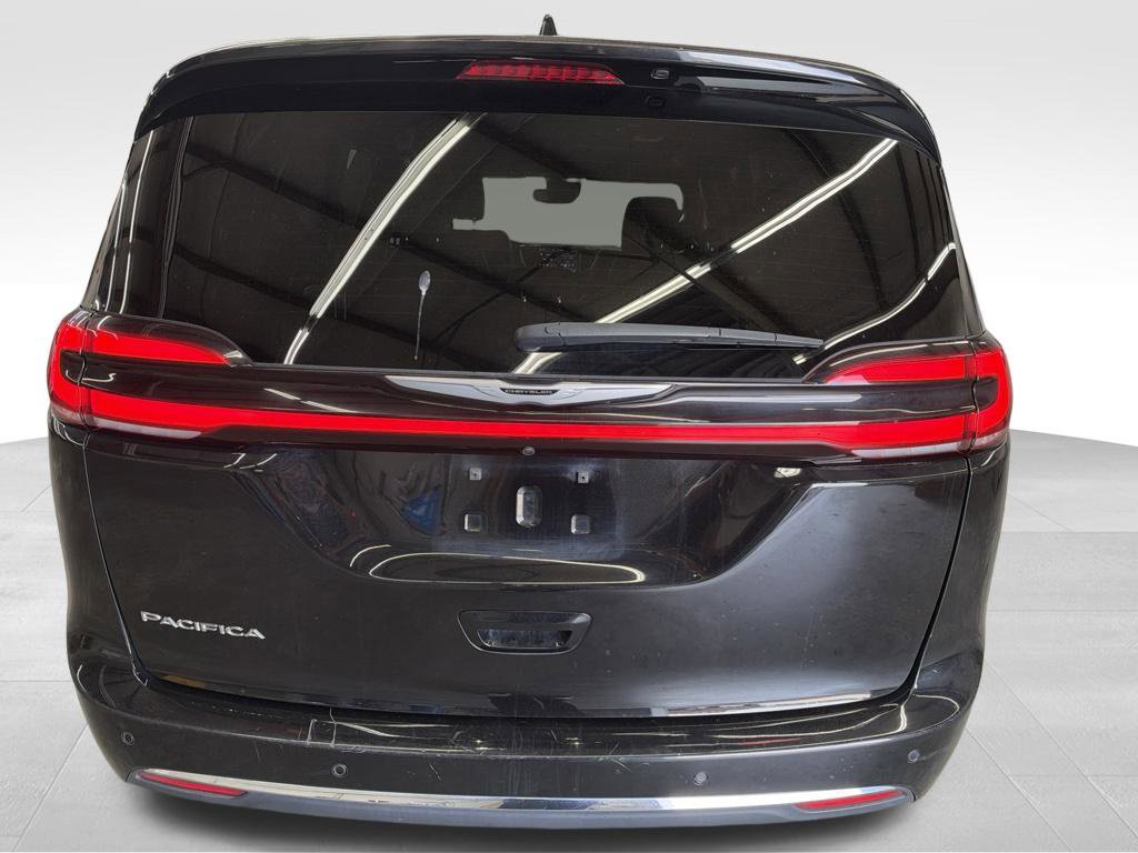 Used 2025 Chrysler Pacifica Select FWD image 8