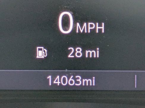 Used 2022 Buick Enclave Essence w/ Sport Touring Edition image 26