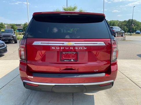 Used 2021 Chevrolet Suburban LT AWD/4WD image 4