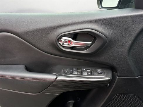 Used 2015 Jeep Cherokee Trailhawk w/ Leather Interior Group image 23