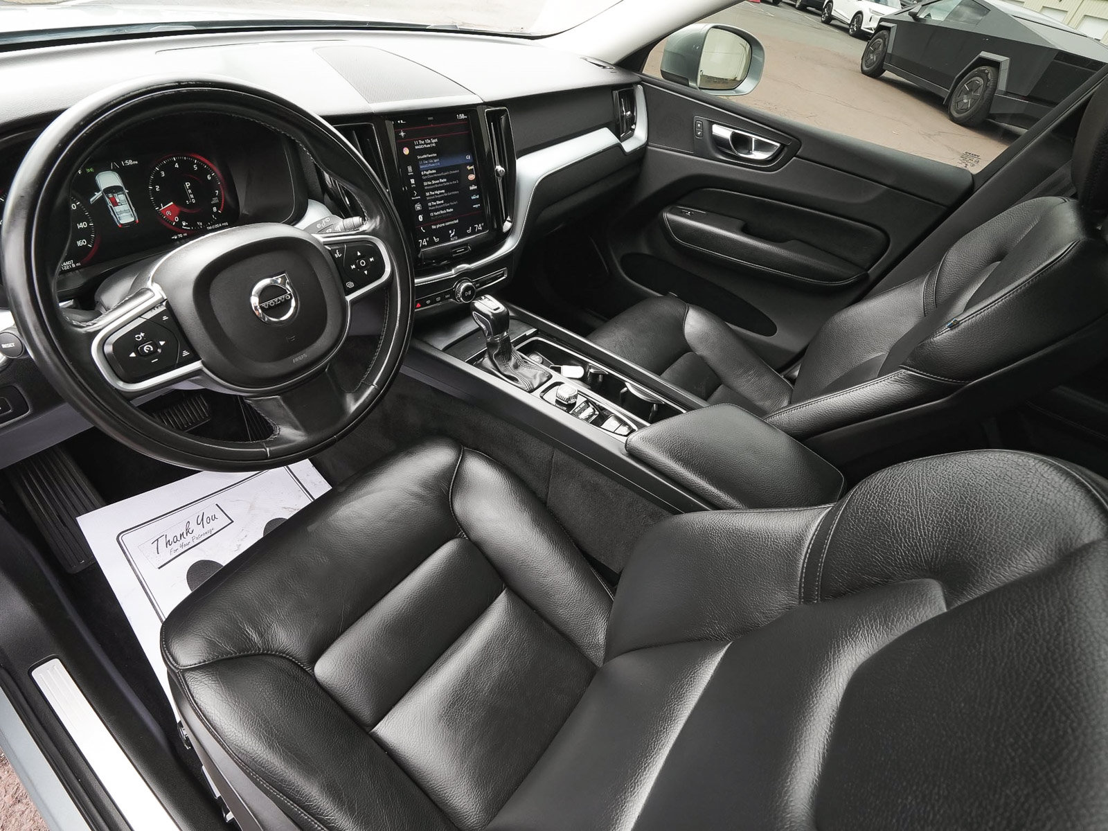 Used 2018 Volvo XC60 T5 Momentum w/ Convenience Package AWD/4WD image 17