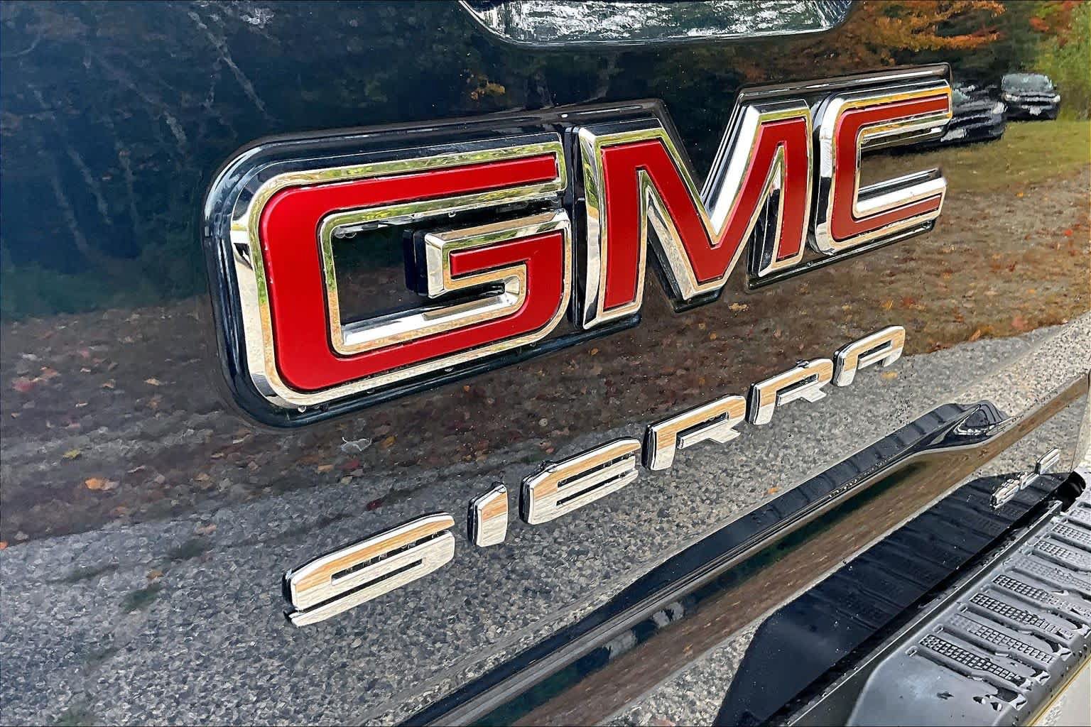 Used 2021 GMC Sierra 1500 SLE w/ X31 Off-Road Package AWD/4WD image 33