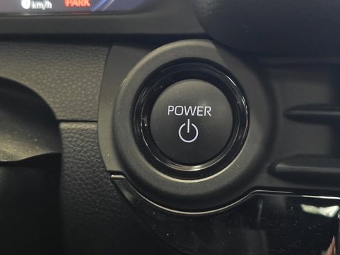 Certified 2025 Toyota Crown Platinum image 34