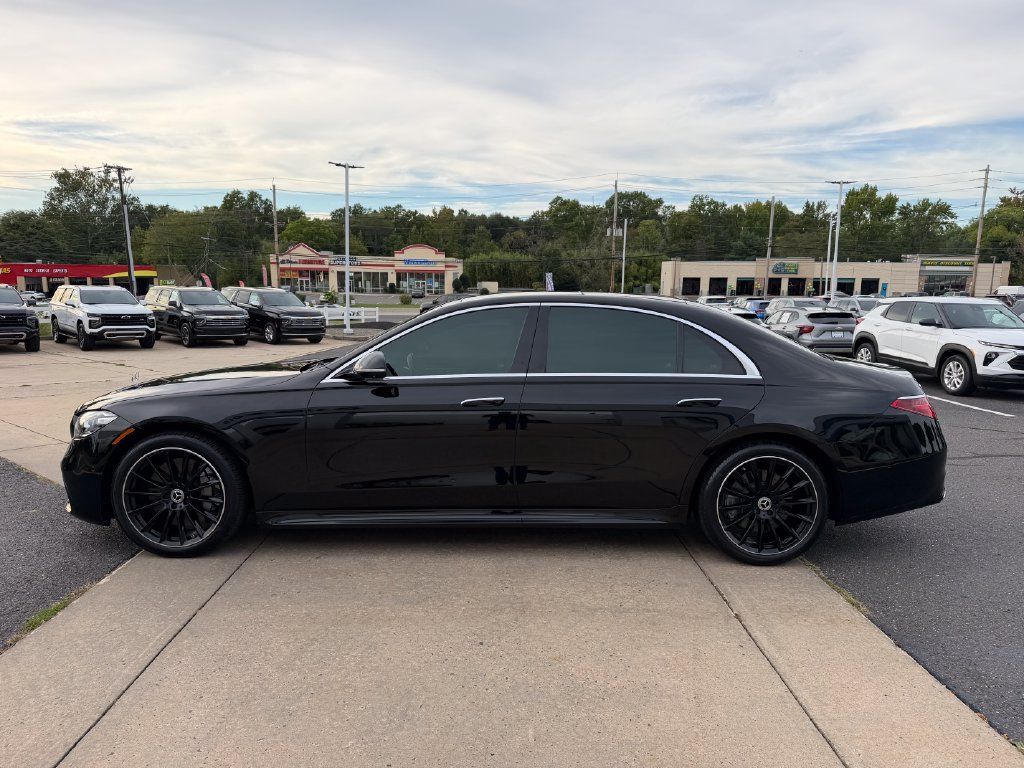 Used 2022 Mercedes-Benz S 500 4MATIC image 4