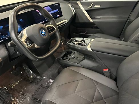 Used 2024 BMW iX xDrive50 AWD/4WD image 10