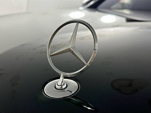 Used 2023 Mercedes-Benz S 500 4MATIC w/ AMG Line image 34