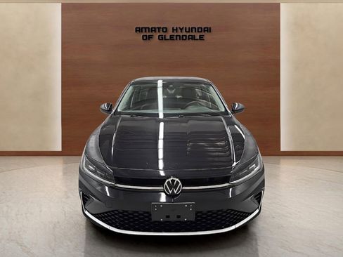 Used 2025 Volkswagen Jetta SE image 9