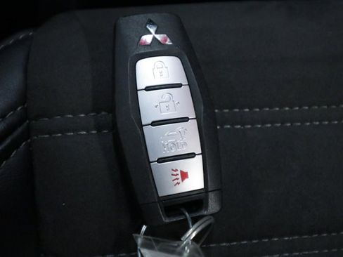 Used 2024 Mitsubishi Outlander SE image 24