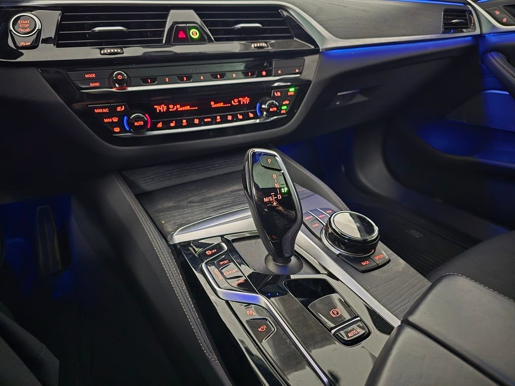 Used 2023 BMW M550i xDrive w/ Executive Package AWD/4WD image 31