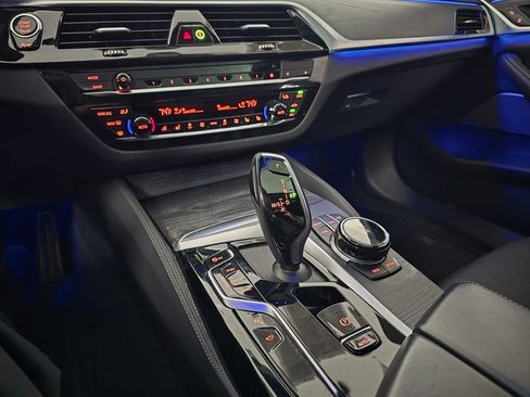 Used 2023 BMW M550i xDrive w/ Executive Package AWD/4WD image 31