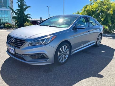 Used 2016 Hyundai Sonata Limited w/ Option Group 04 FWD image 4