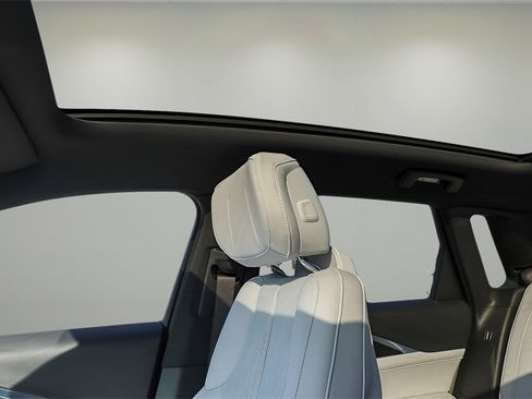 Used 2024 Cadillac Lyriq Sport image 23