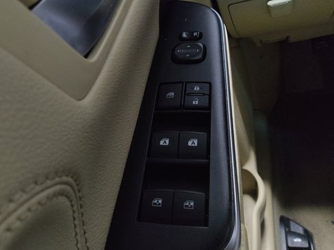 Used 2016 Toyota Camry XLE w/ Moonroof Package FWD image 27