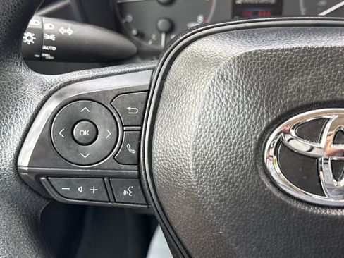 Used 2025 Toyota Corolla LE FWD image 19