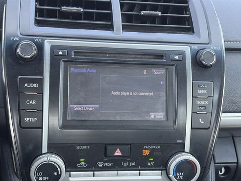 Used 2014 Toyota Camry SE FWD image 24